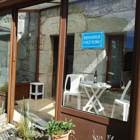 Homestay Chez Romu *